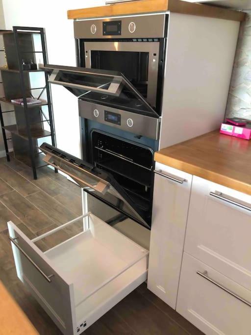 Stylisches Maybach Appartement Mit Terrasse Fuer 5 Personen, 5 Betten, Grosse Kochinsel, Homeoffice Mit 250Mbit Wlan Aidlingen Exterior photo