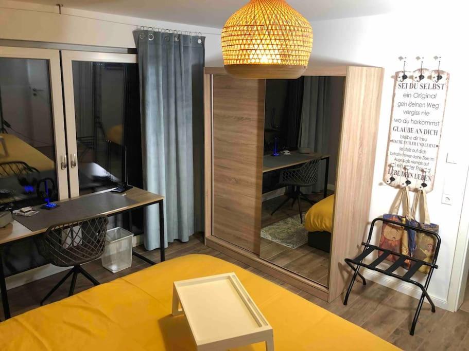 Stylisches Maybach Appartement Mit Terrasse Fuer 5 Personen, 5 Betten, Grosse Kochinsel, Homeoffice Mit 250Mbit Wlan Aidlingen Exterior photo