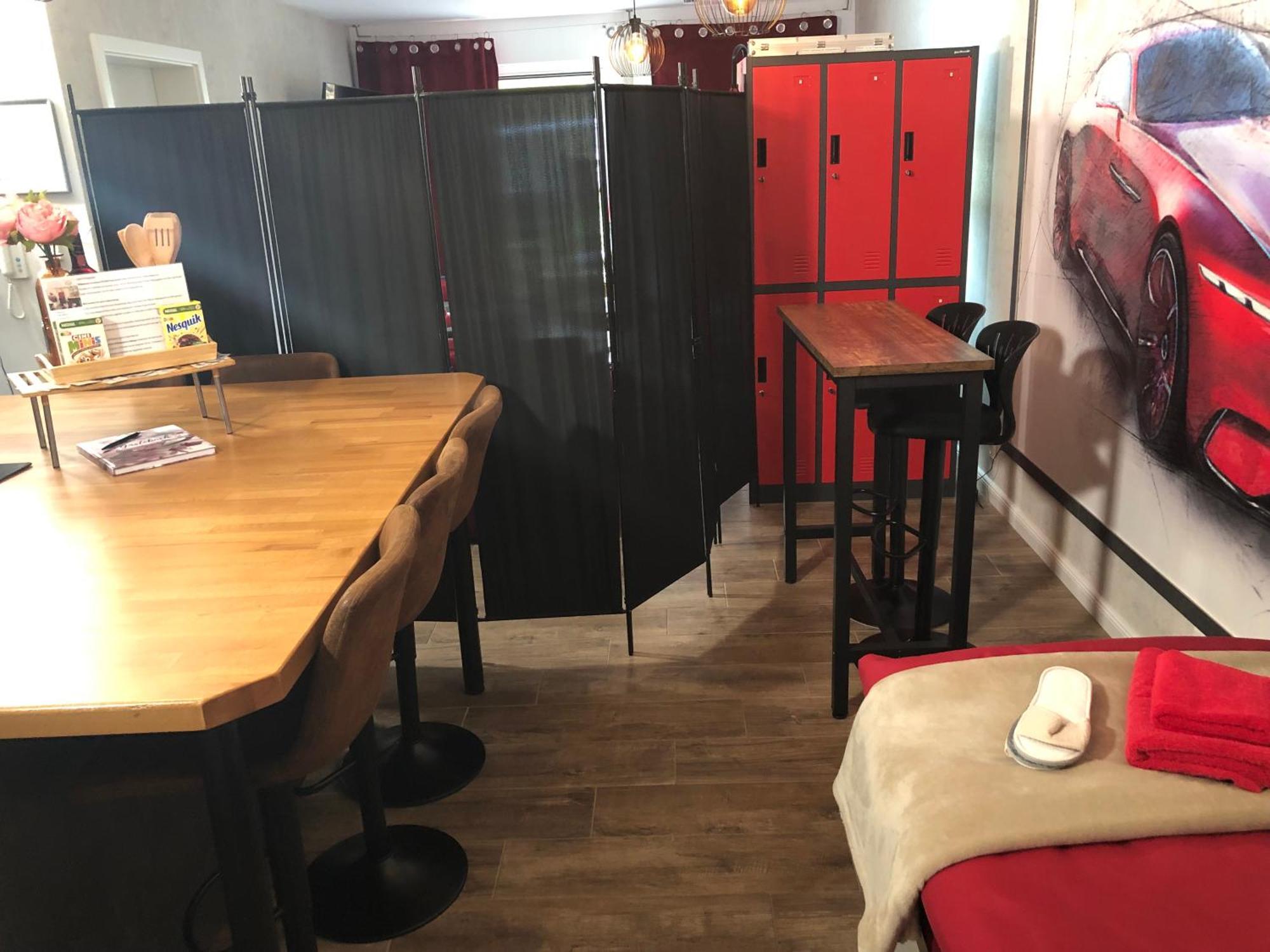 Stylisches Maybach Appartement Mit Terrasse Fuer 5 Personen, 5 Betten, Grosse Kochinsel, Homeoffice Mit 250Mbit Wlan Aidlingen Exterior photo